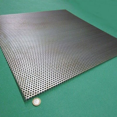 304 316 Lastra perforata in acciaio inossidabile per pannelli di ventilazione Larghezza 1250 mm
