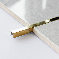 Pannello decorativo a parete quadrato a forma di U in acciaio inossidabile spazzolato decorativo Profili dei bordi dei tubi in metallo dorato